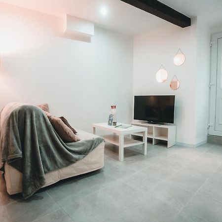Appartement Neuf Et Moderne Dans Le Centre Ville Bagnols-sur-Cèze Exteriör bild
